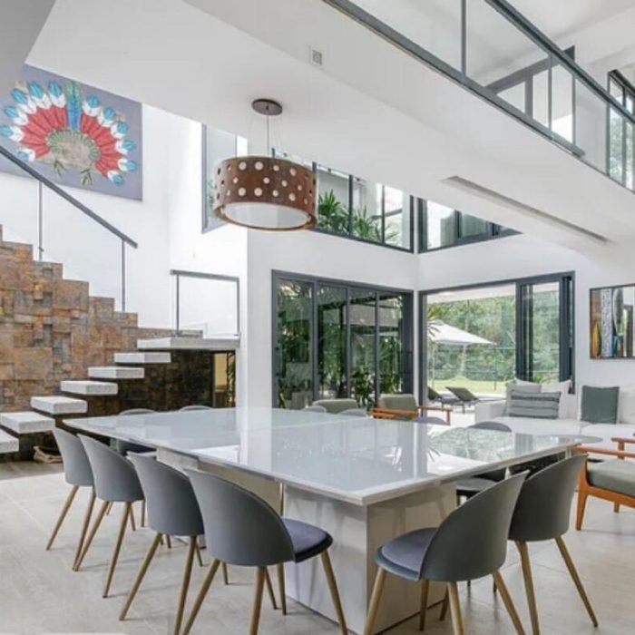 2f75e2a4-fff9-4209-afbd-8c4118dc2f47-1